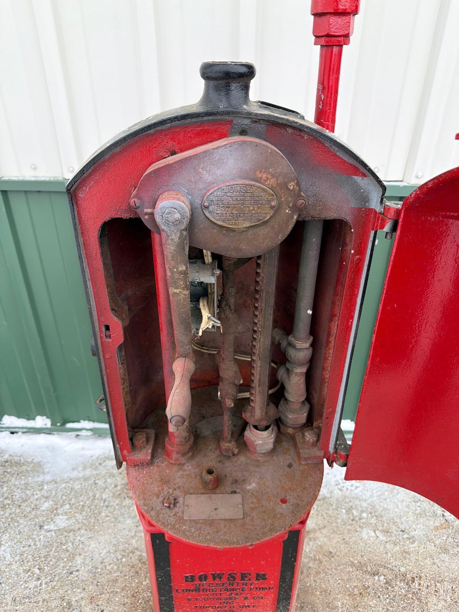 Bowser Model Red Sentry Long Distance Curb Pump - 3