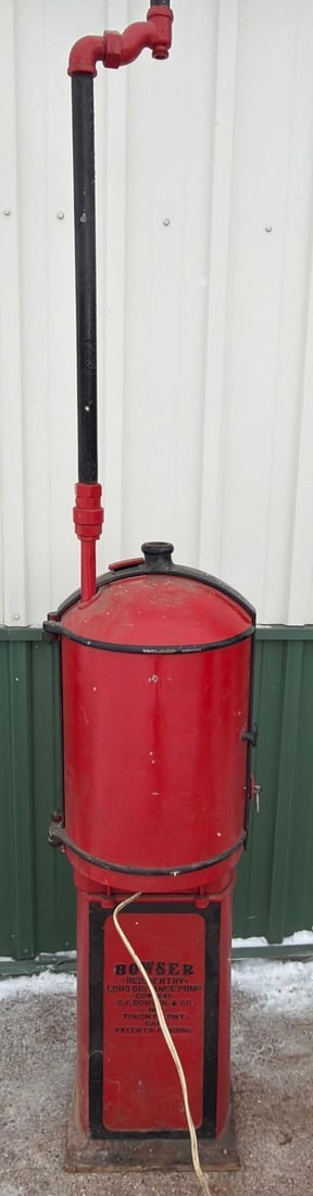 Bowser Model Red Sentry Long Distance Curb Pump - 7