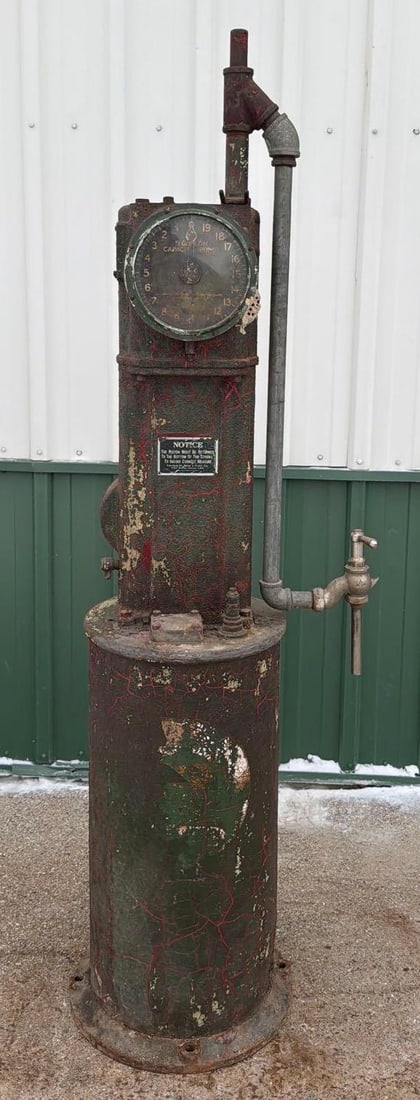 1922 Tokheim Model #251 Curb Gas Pump: in as found condition, has wear and scratches. This Item must be picked up in Wisconsin