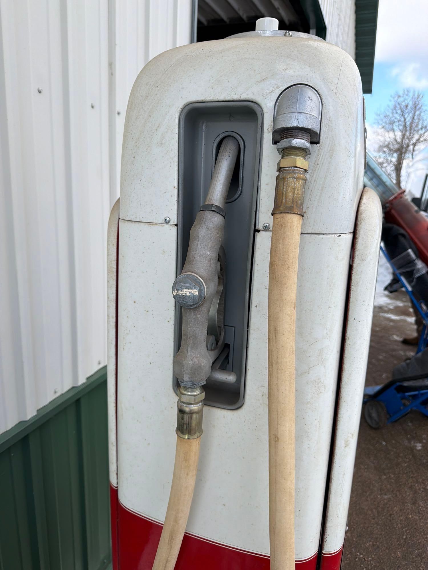 Martin & Schwartz Model #80 Tall Computing Gas Pump - 7