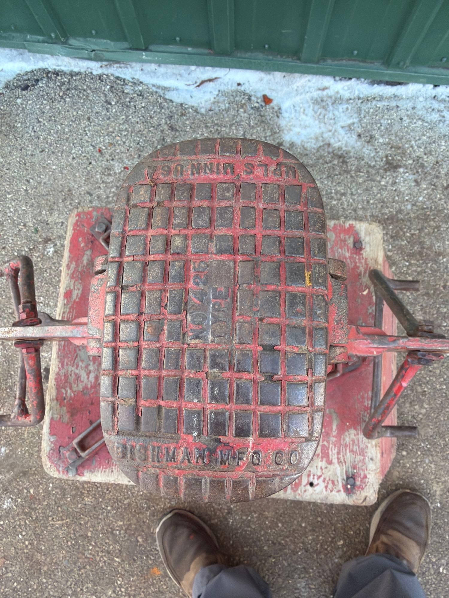 Early Floor Mounted Tire Spreader - 3