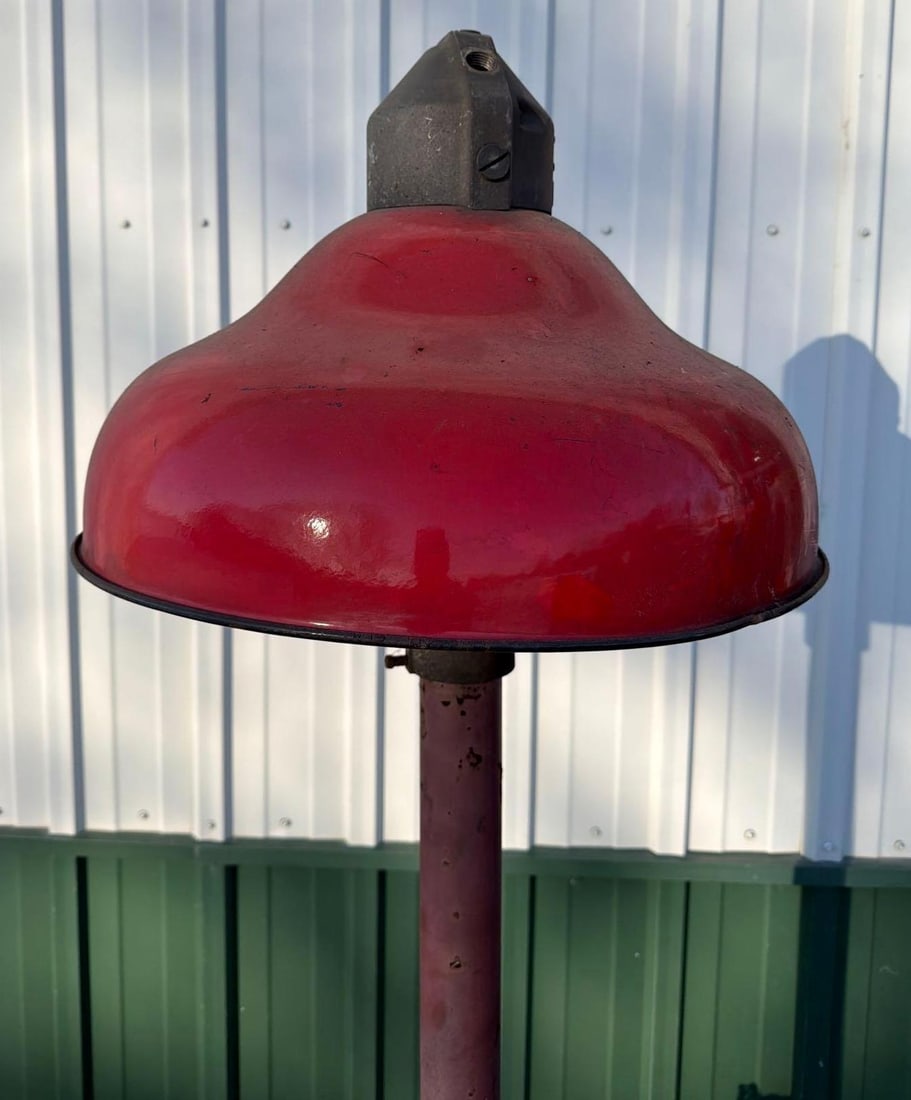Light Pole w/Canopy - 2