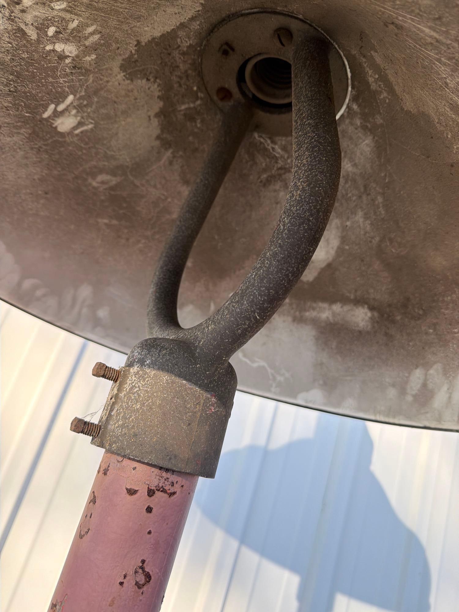 Light Pole w/Canopy - 3