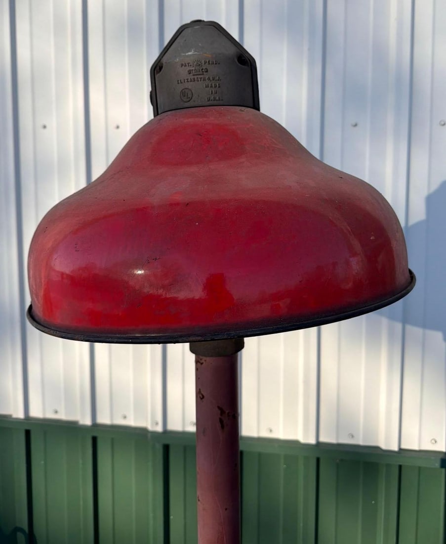 Light Pole w/Canopy - 5