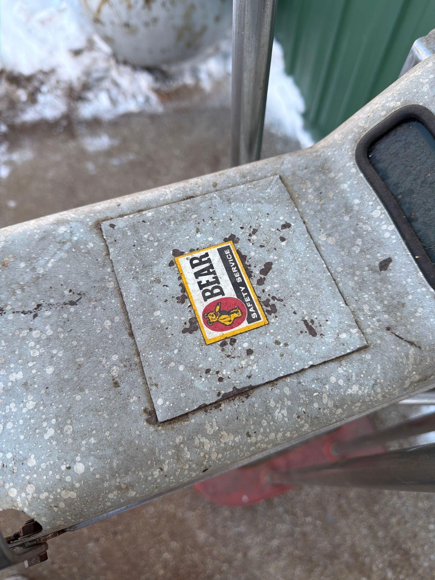 Bear Head Lamp Tester Stand - 3