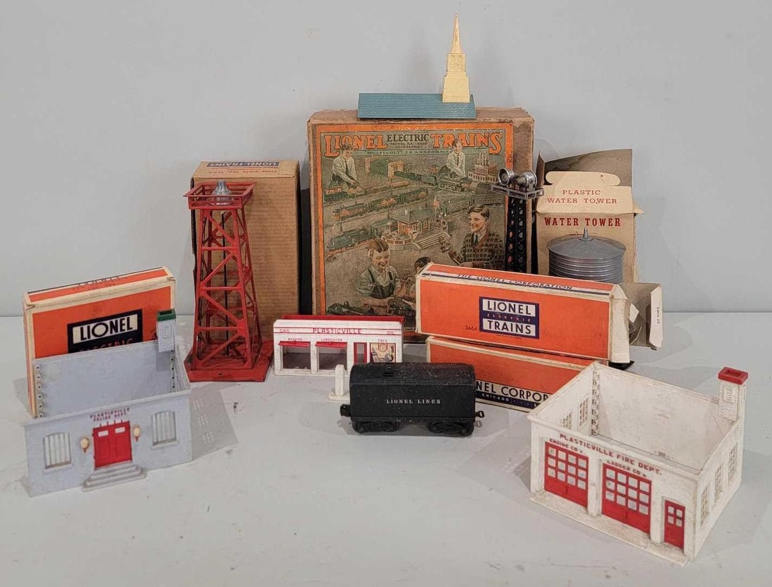Large Lot of Miscellaneous Lionel Train Items (1 of 3)
