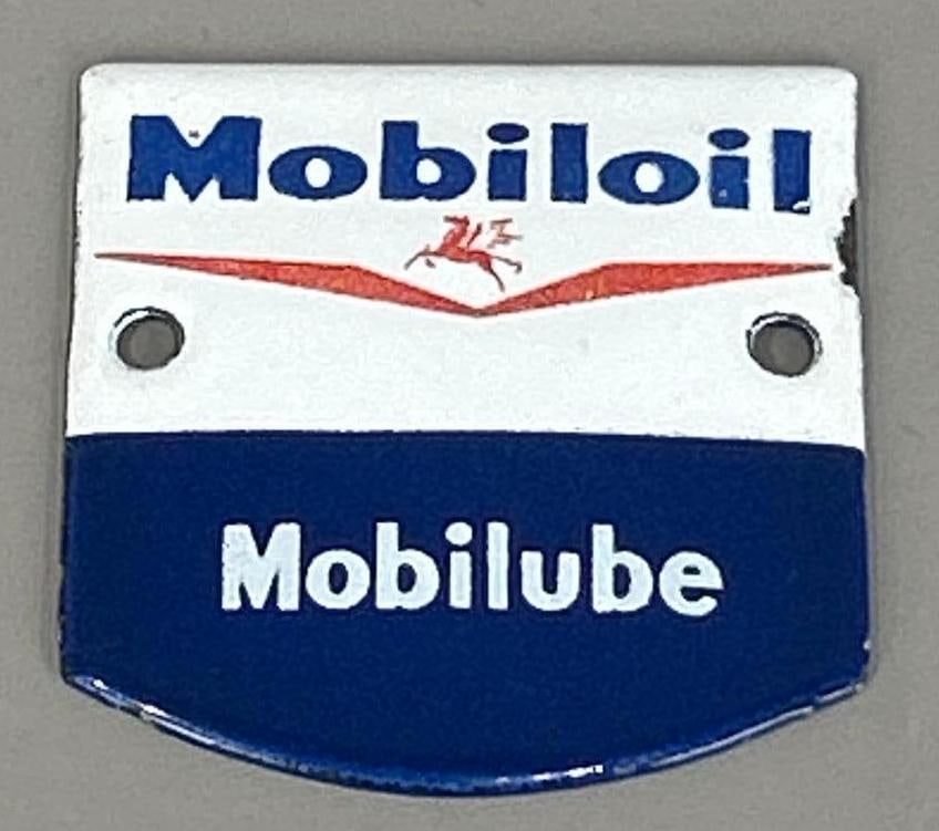 Mobiloil w/Small Pegasus Mobilube Porcelain Line Tag (1 of 2)
