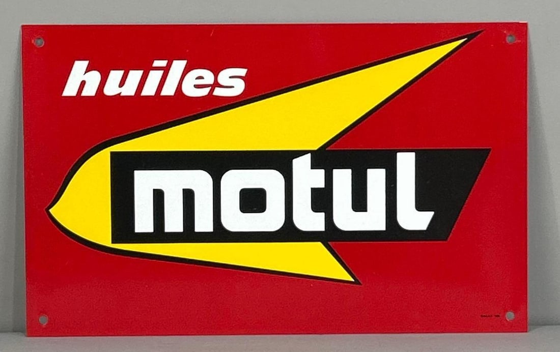 Huiles Motul (oil) Metal Sign: rated 9, 6"x9", the SST sign has good color and shine, 