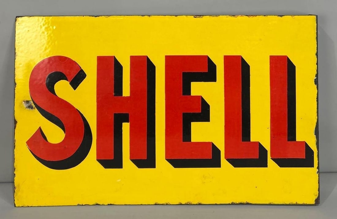 Shell Porcelain Flange Sign (TAC): rated 8.75 & 8.5, 15"x19", the porcelain flange has excellent color and gloss, display has light wear, reverse has more, chips on the flange. TAC #062657
