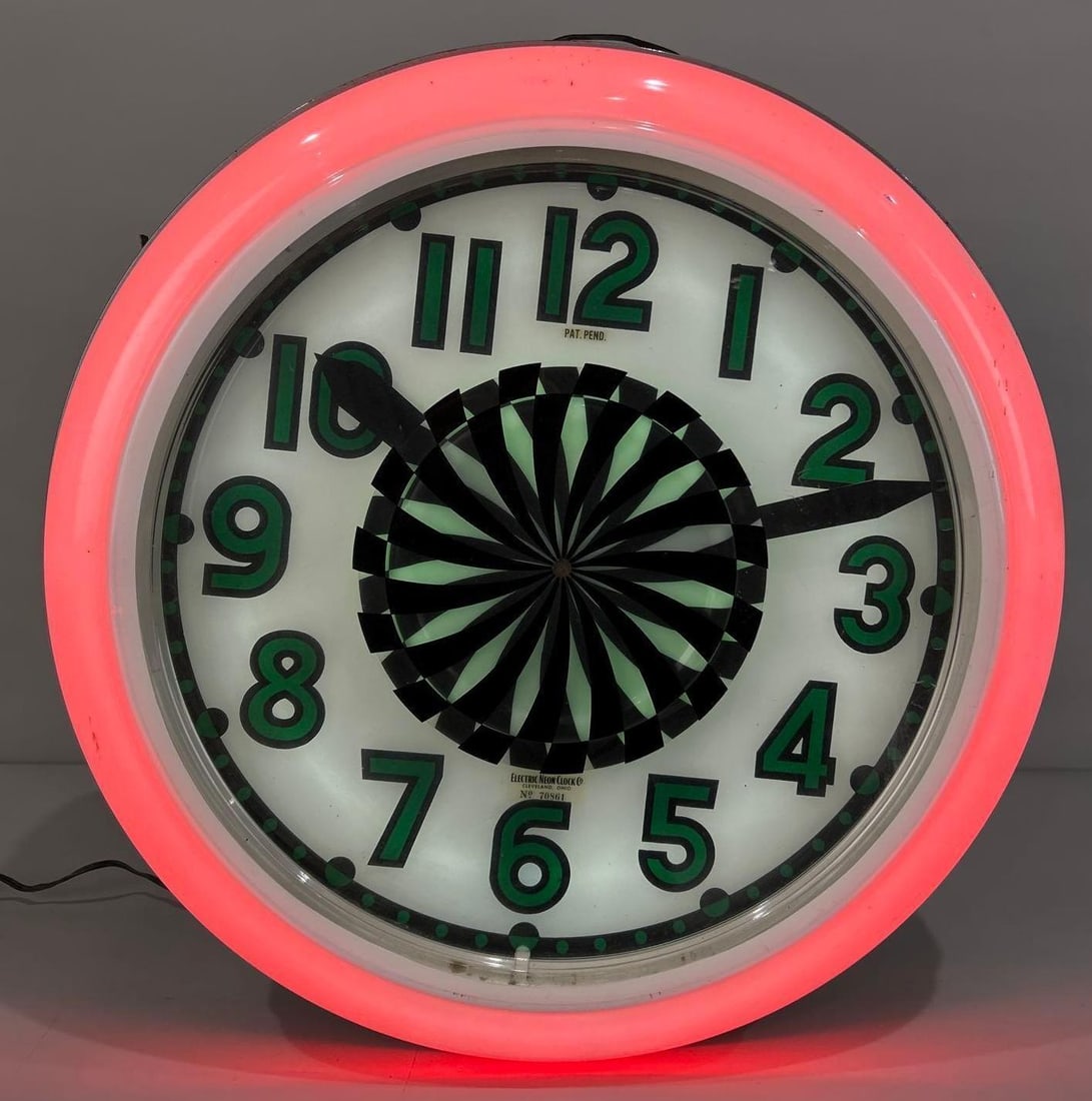 Spinner Neon Clock by Electric Neon Clock Co. (1 of 3)