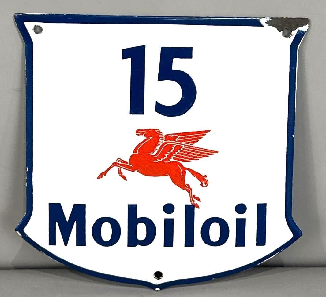 Mobiloil "15" Porcelain Shield W/ Pegasus Graphic: Rated 9. 6.25" x6.25". This SSP has good color and gloss with notable porcelain loss on the outer edge. Rarity 6. TAC # 033521.