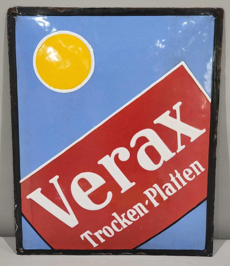 Verax Trocken-Platten Porcelain Sign (TAC): rated 8.5, 19.75"x15.75", the SSP domed sign has good color and some gloss, field is clean, has chips around the perimeter. TAC #063214
