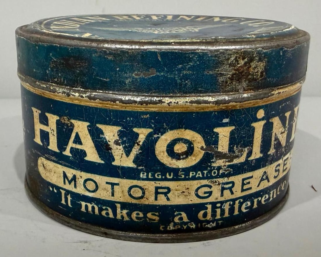 Indian / Havoline Metal Grease Can: rate 6.5, the one pound metal grease can shows wear throughout