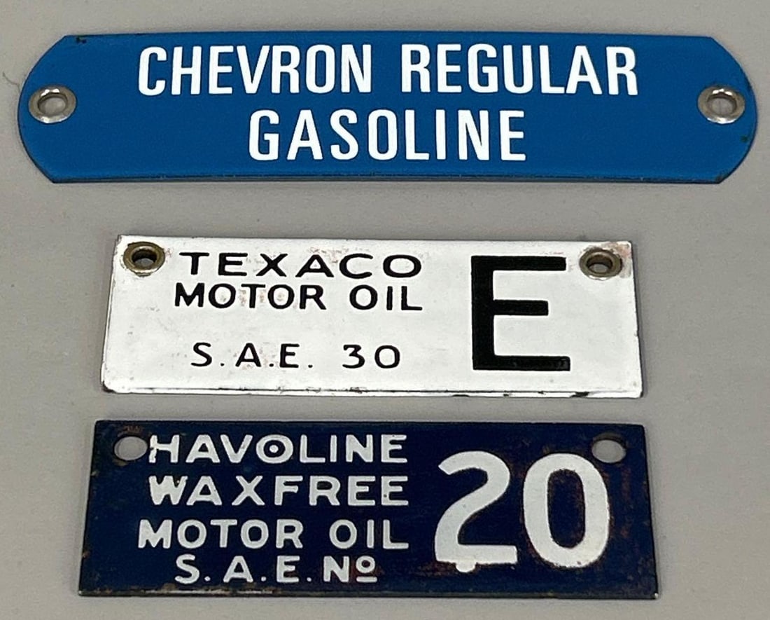 3 Porcelain Motor Oil And Gasoline Tags: Rated 9,8.9, 8.9. 1.5" x 6" (largest). These 3 SSP signs all have minor surface wear and scratches. Rarity 1.