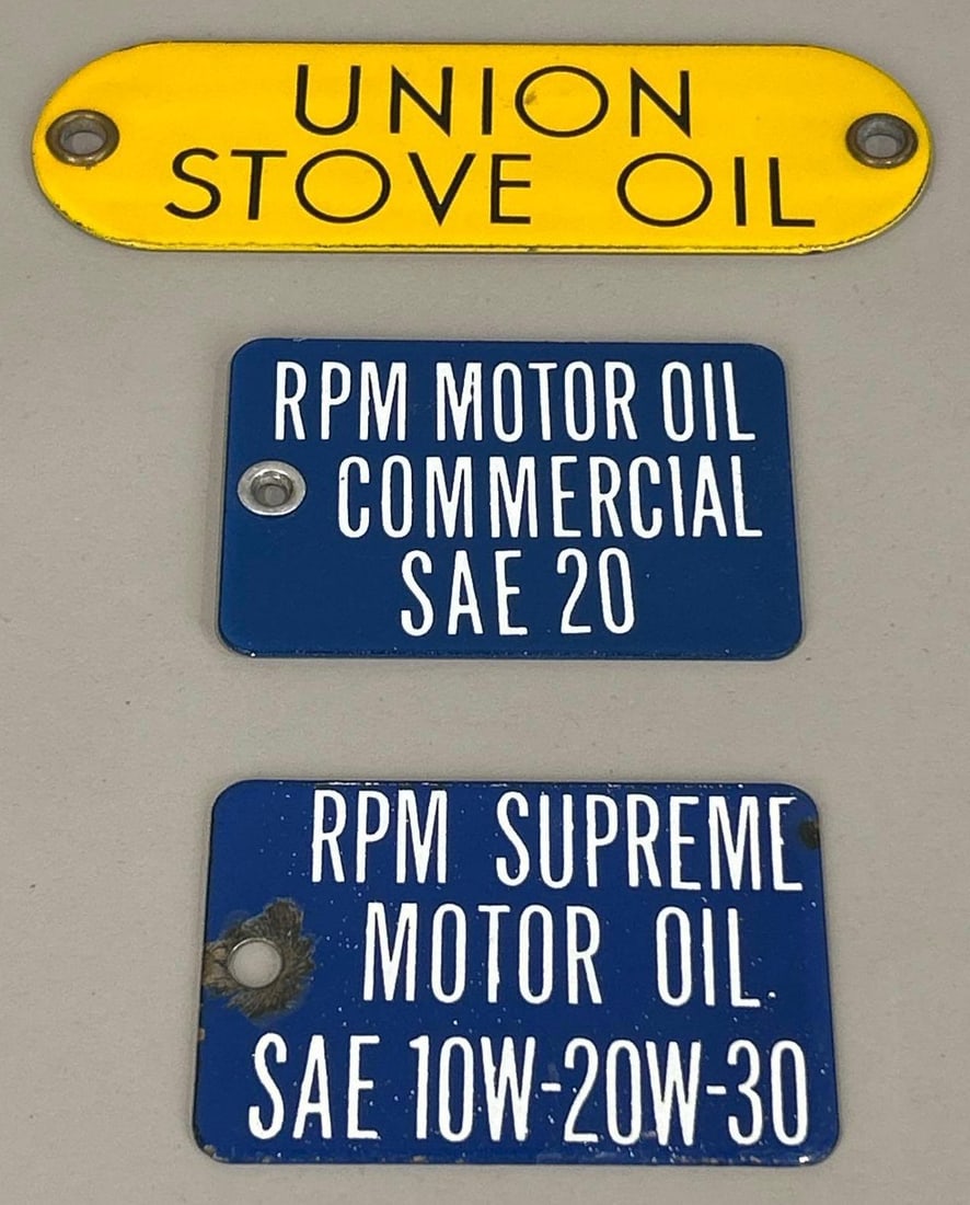 3 Porcelain Tag Signs: Rated 9.5,9.5, 8.5. 1.75" x 5.25". 3 SSP tag signs have good color and gloss. One Rpm has porcelain loss.