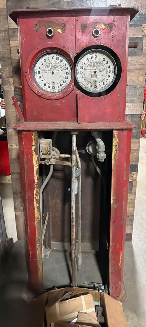 Clear Vision Model ? Double Clock-Face Gas Pump - 2