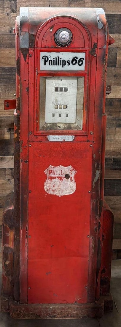 Wayne Model #60 Computing Gas Pump: the gas pump is in as found condition, appears to be complete, has rust and paint loss, minor dings, base is good.