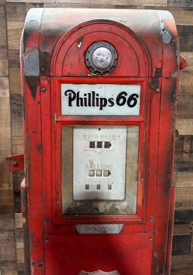 Wayne Model #60 Computing Gas Pump - 2
