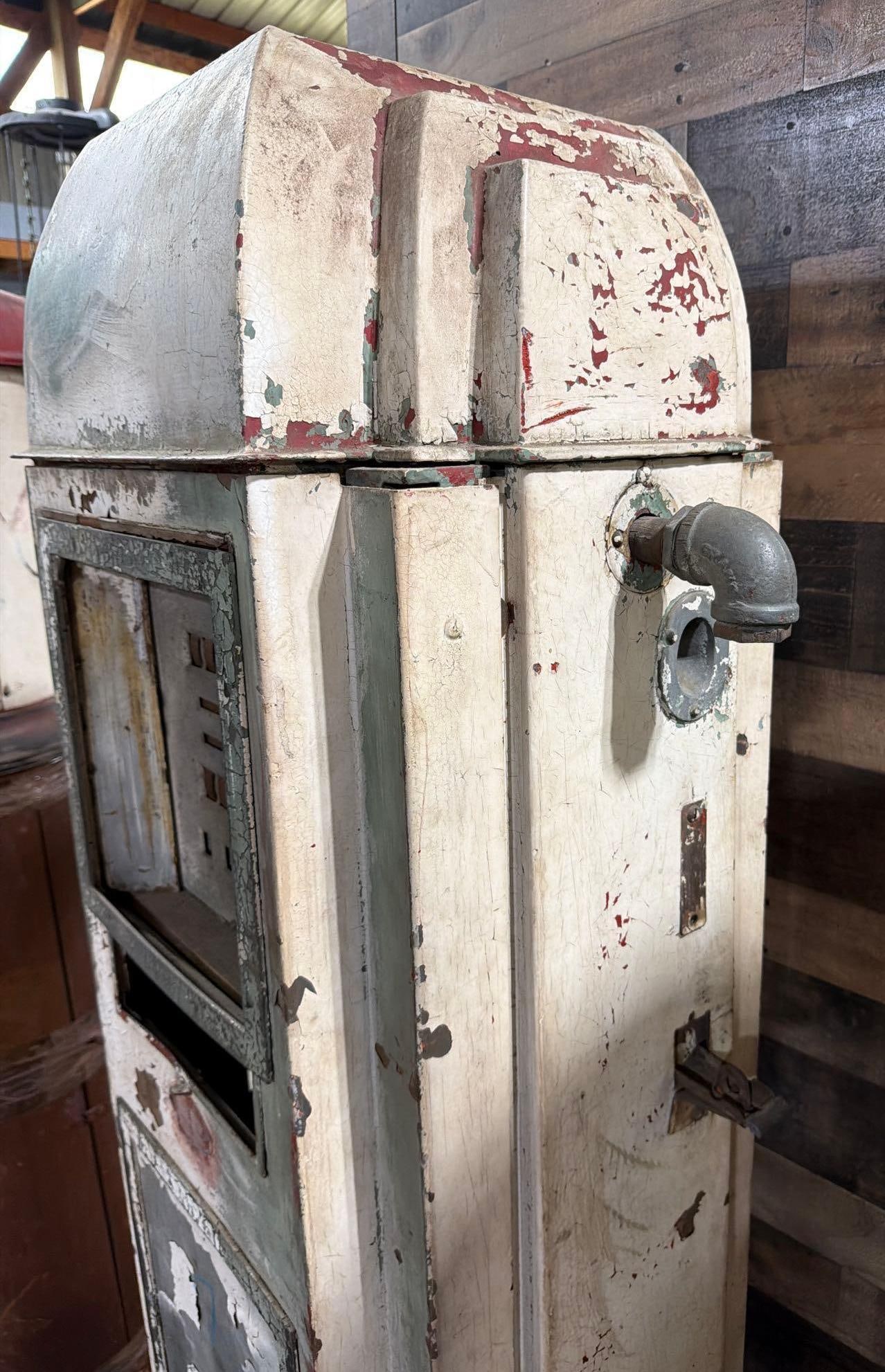 Southwest Model #712CSP Computing Showcase Gas Pump - 6