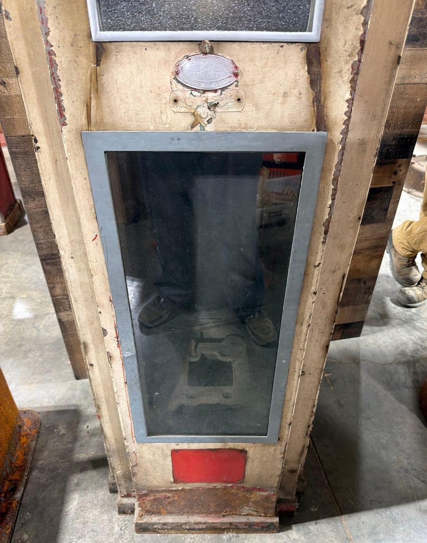Southwest Model #712CSP Computing Showcase Gas Pump - 8
