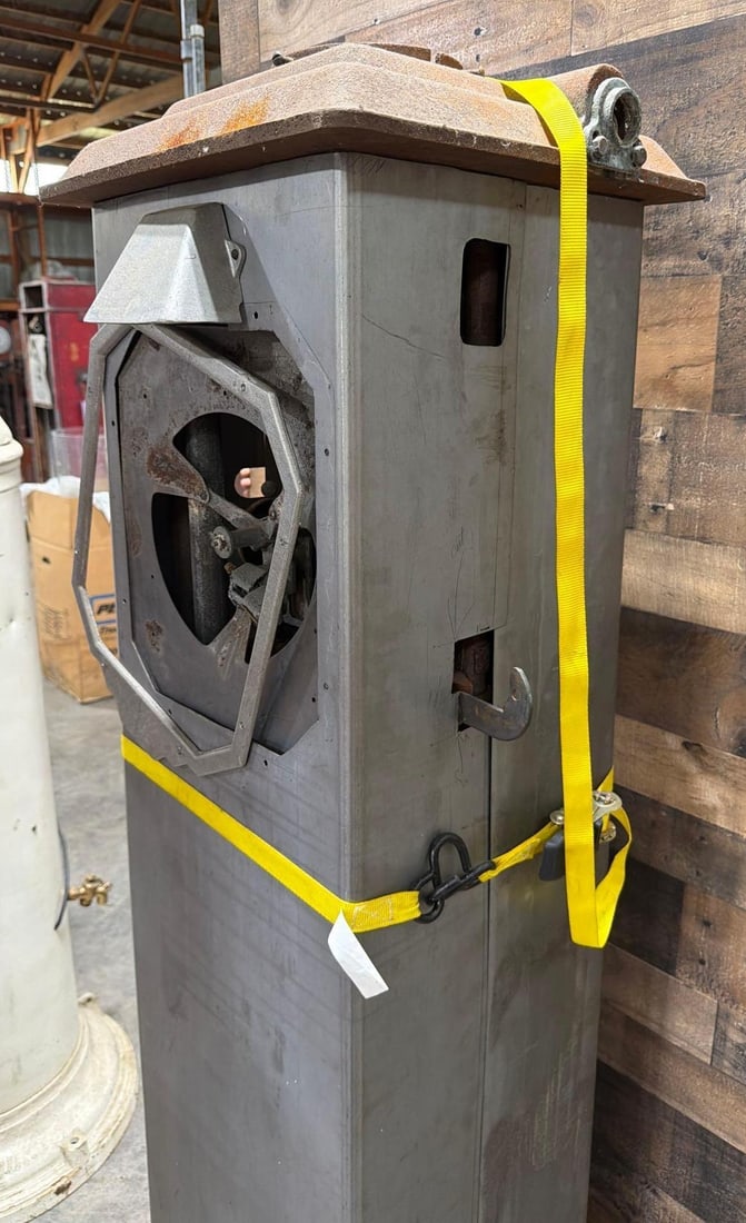 Wayne Model #861 Clock Face Gas Pump - 4