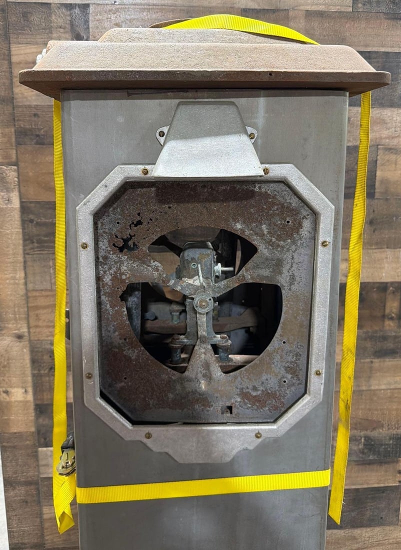 Wayne Model #861 Clock Face Gas Pump - 6