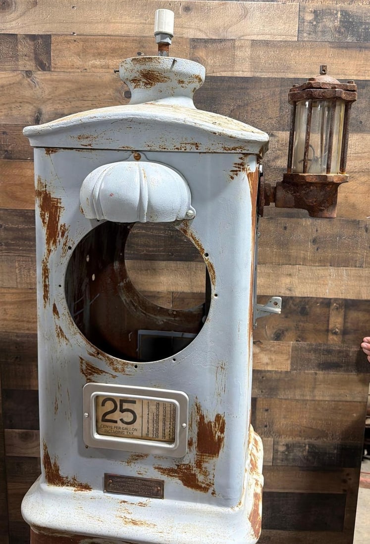 American Model #277 Clock-Face Gas Pump - 9