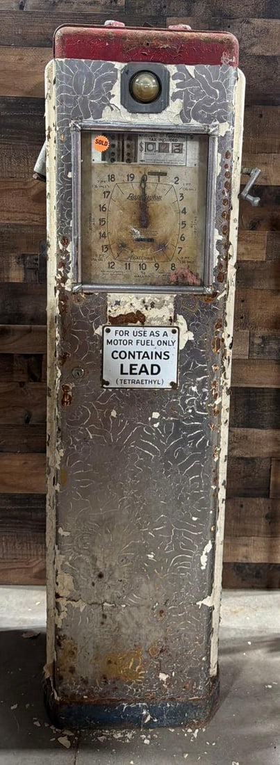 Rapid Dayton Clock Face Cash Recording Gas Pump: the gas pump is in original found condition, one face is rust stained, other is missing, paint is flaking, has it's pump.