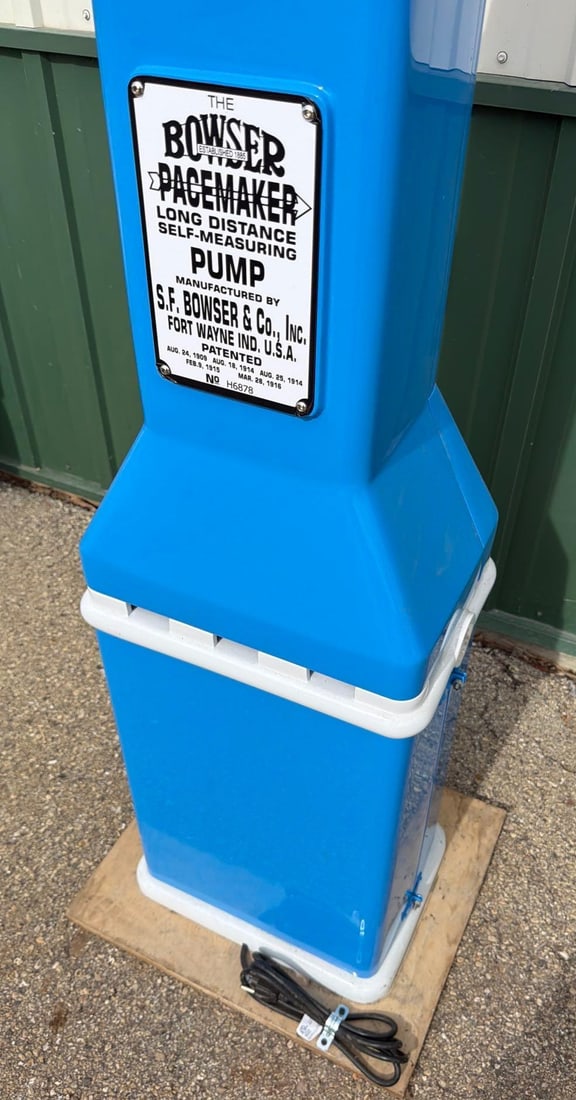 Bowser "Pacemaker" Clockface Gas Pump (restored) - 11