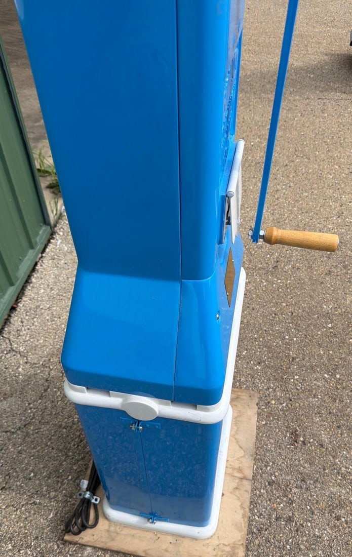 Bowser "Pacemaker" Clockface Gas Pump (restored) - 6