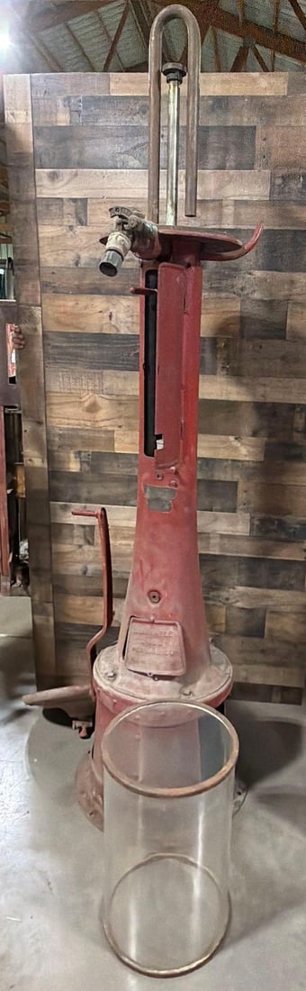 Guarantee Fry Model #117 Ten Gallon Visible Gas Pump: the gas pump is an old repaint, has rust pitting, missing it's bottom access doors, comes with a good glass cylinder, top and bonnet. See Photos.