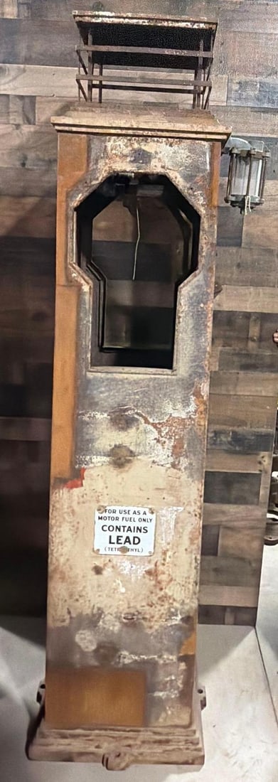 American Model #288 Clock-Face Cash Recorder Gas Pump: in as found condition, gas pump is just a shell, has no insides, metal is straight and rusty.