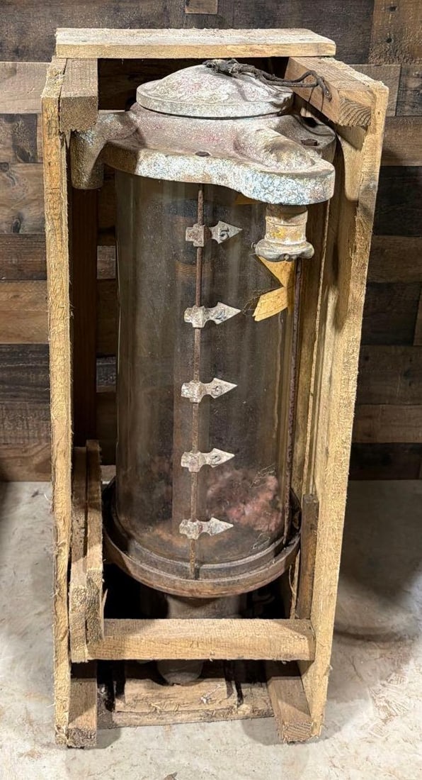 Bowser Model #C-2? Five Gallon Visible Attachment: the glass cylinder is in good condition, 