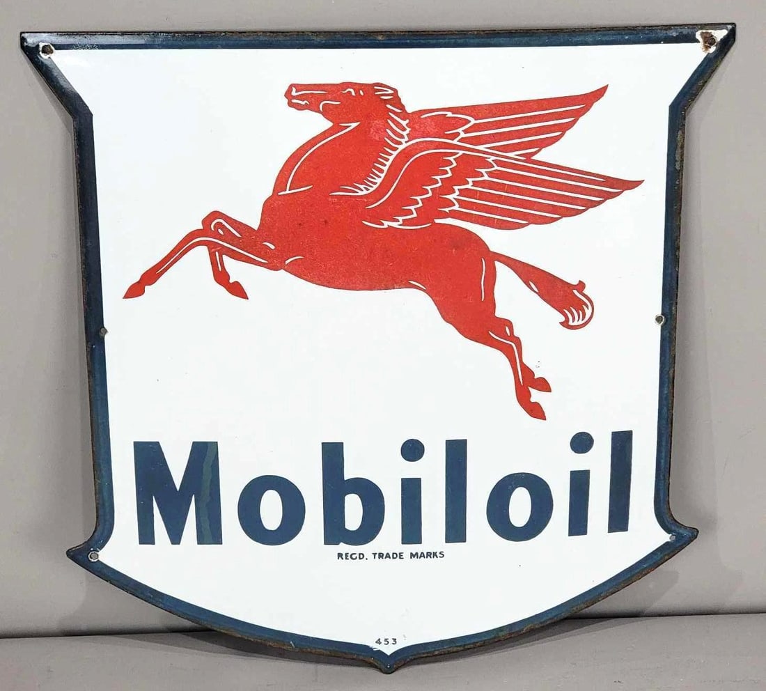 Mobiloil w/Pegasus Porcelain Pump Sign (TAC) (1 of 4)