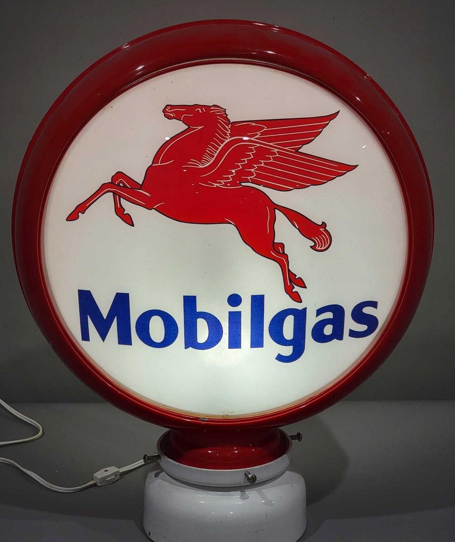 Mobilgas w/Pegasus 16.5" Globe Lenses (TAC): rated 9, both the 16.5"D. globe lenses are in very good condition, mounted in a restored original HP metal globe body. Rarity 3. TAC #025214