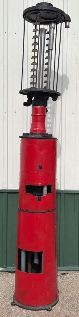 Unknown? Gas Pump w/a Ten Gallon Visible Attachment (1 of 11)