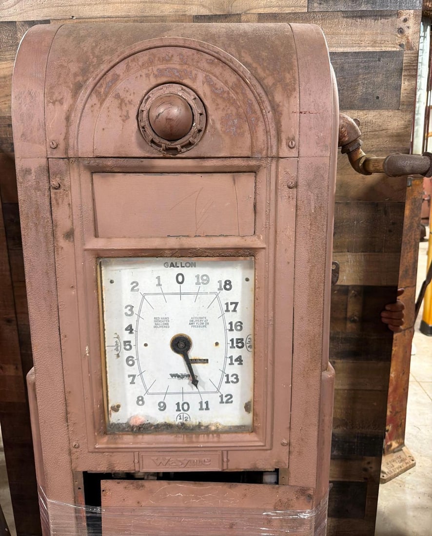 Wayne Model #866 Clockface Gas Pump - 11