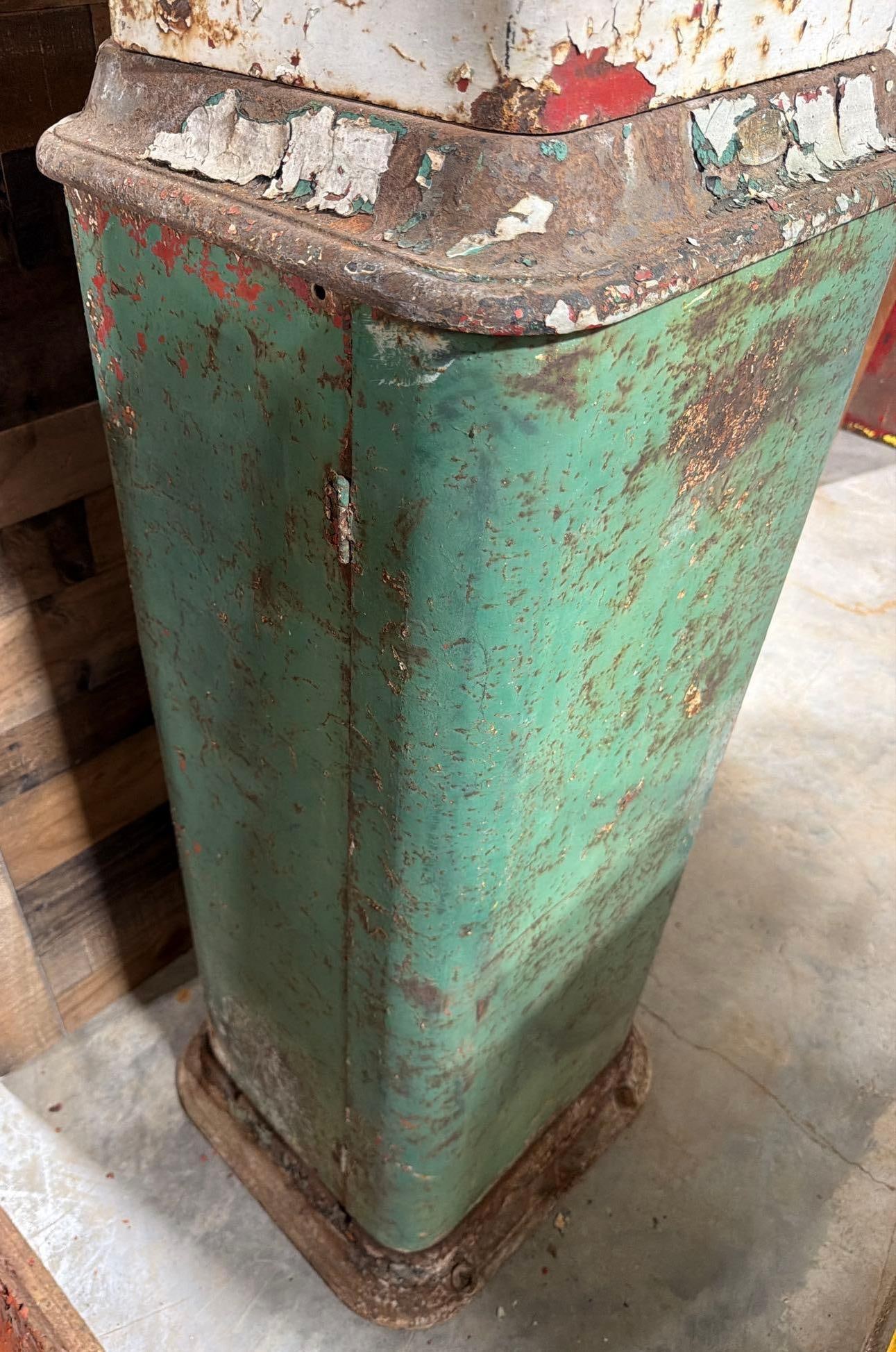 Bennett Model #DM-150 Clock Face Gas Pump - 4