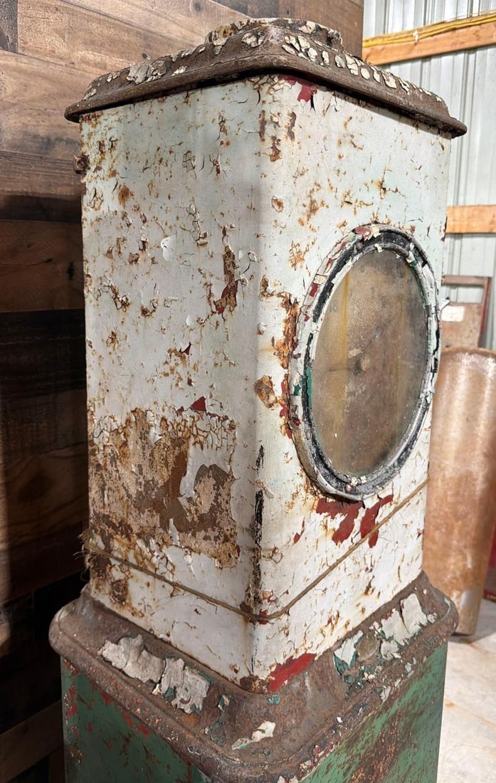 Bennett Model #DM-150 Clock Face Gas Pump - 5