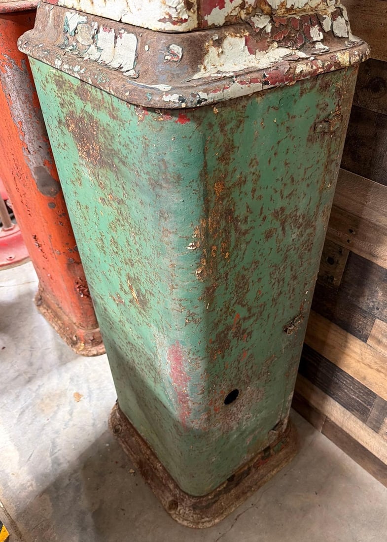 Bennett Model #DM-150 Clock Face Gas Pump - 7
