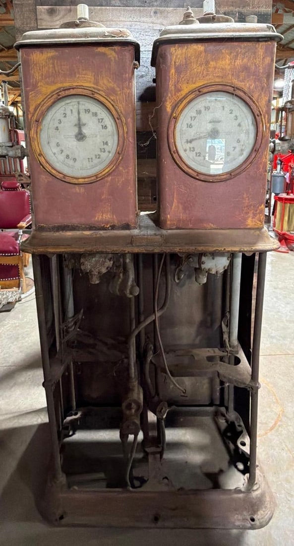 Bennett Model #232 Double Clock-Face Gas Pump - 2