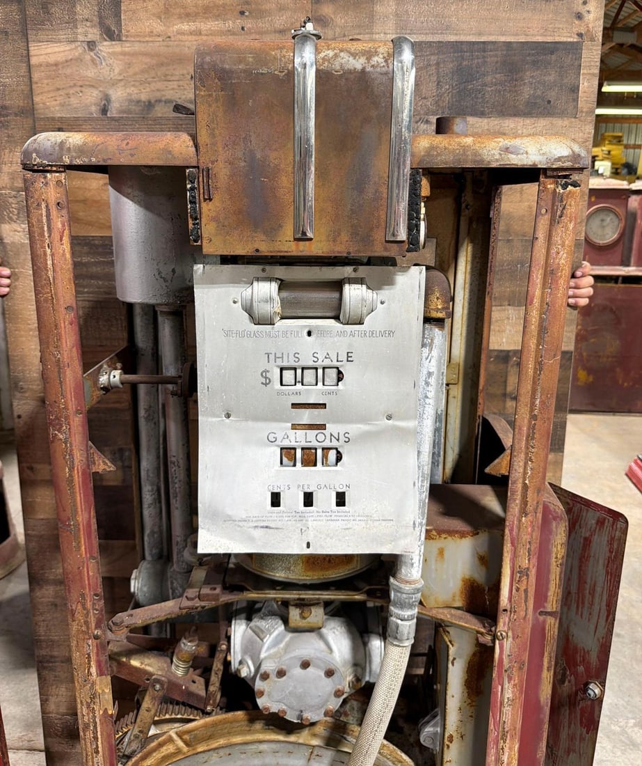 Bennett Model 155? Computing Gas Pump - 2