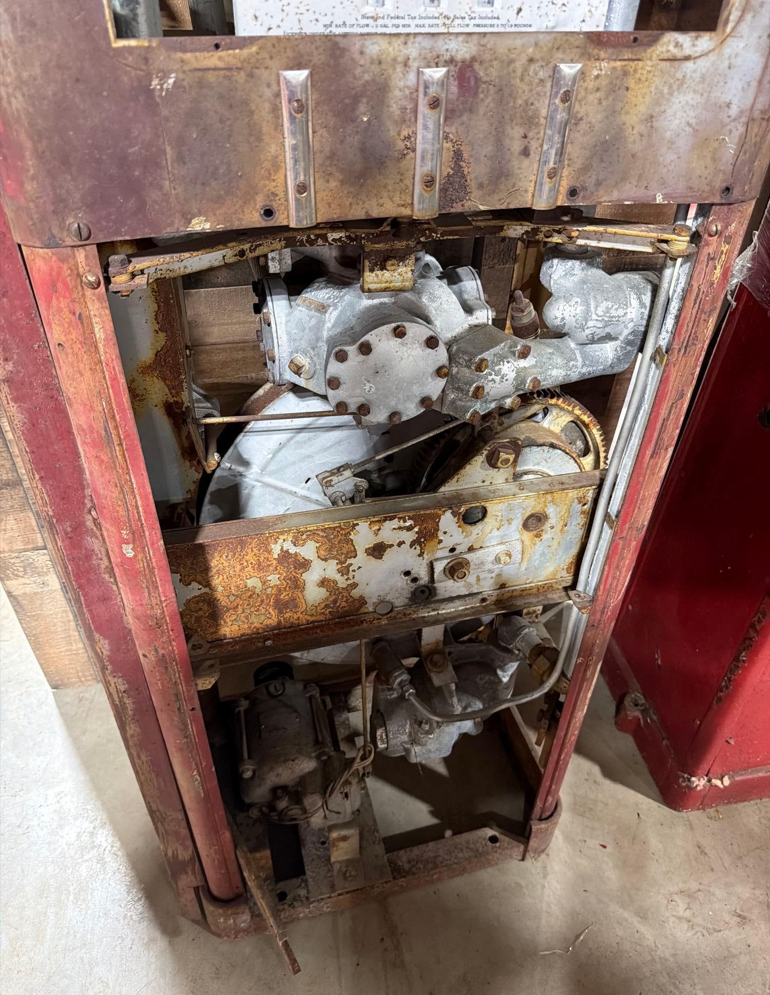 Bennett Model 155? Computing Gas Pump - 7