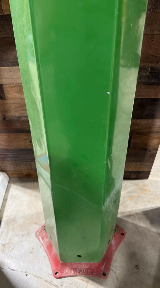Simplex Model ? Ten Gallon Visible Gas Pump - 2