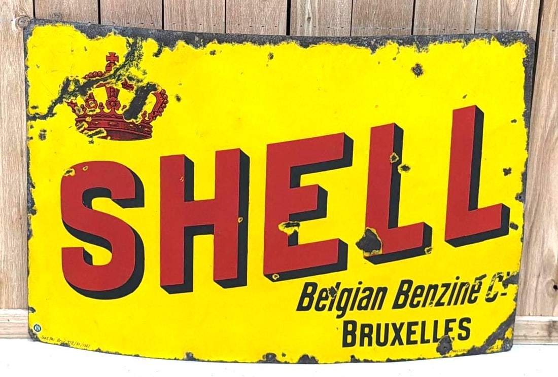 Shell Begian Benzine Bruxelles w/Logo Porcelain Sign (TAC): rated 7, 31.5"x47", the SSP sign has good color and some gloss, has large chips and wear, marked, dated 1927. TAC #063792