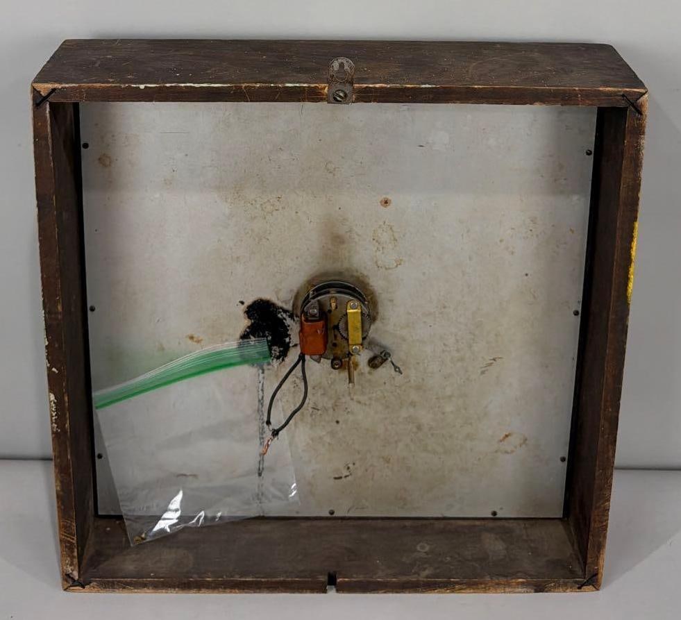 Pard Swift's Dog Food Motion Clock - 3