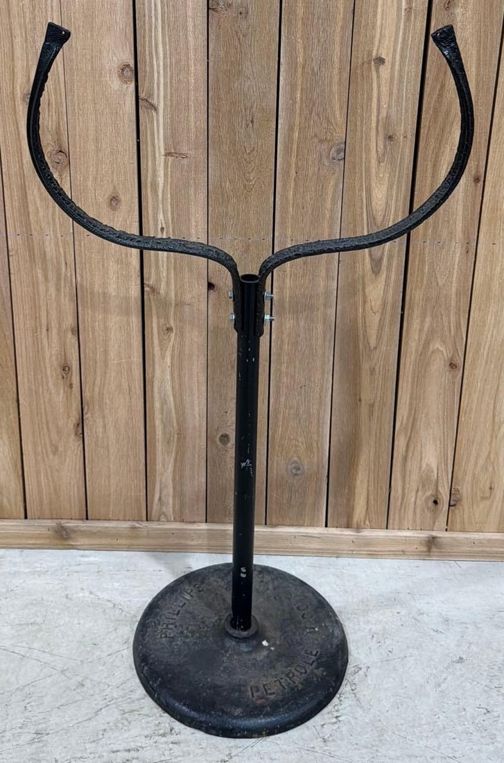 Phillips Cast Iron Curb Base & Stand (1 of 3)