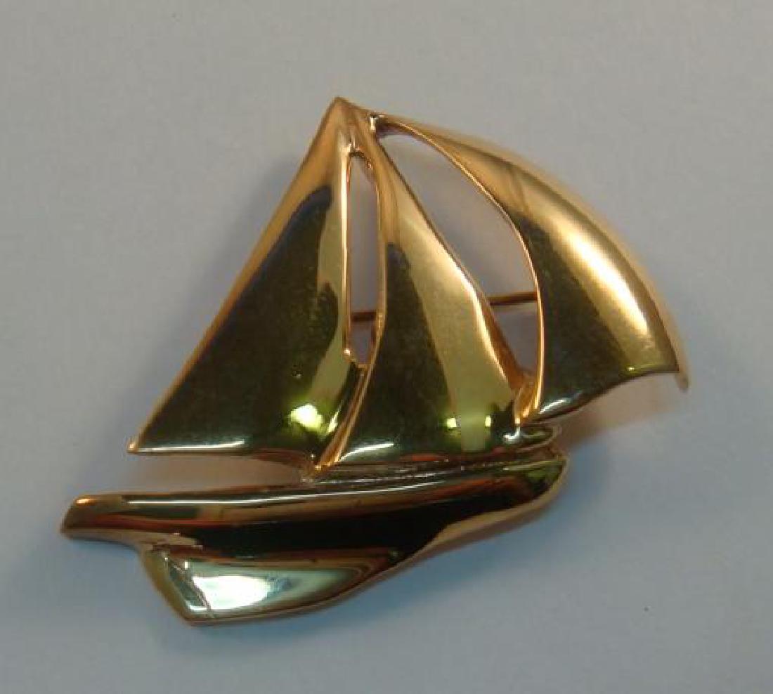 14 KT Gold DOWNWIND Sailboat Brooch: (1 of 2)