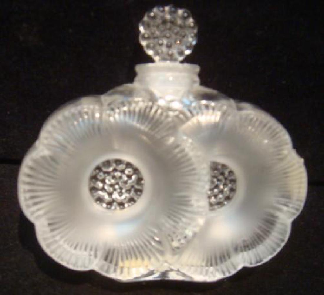 LALIQUE Deux Fleurs Perfume Bottle or Lalique Deux Fleurs Perfume Bottle