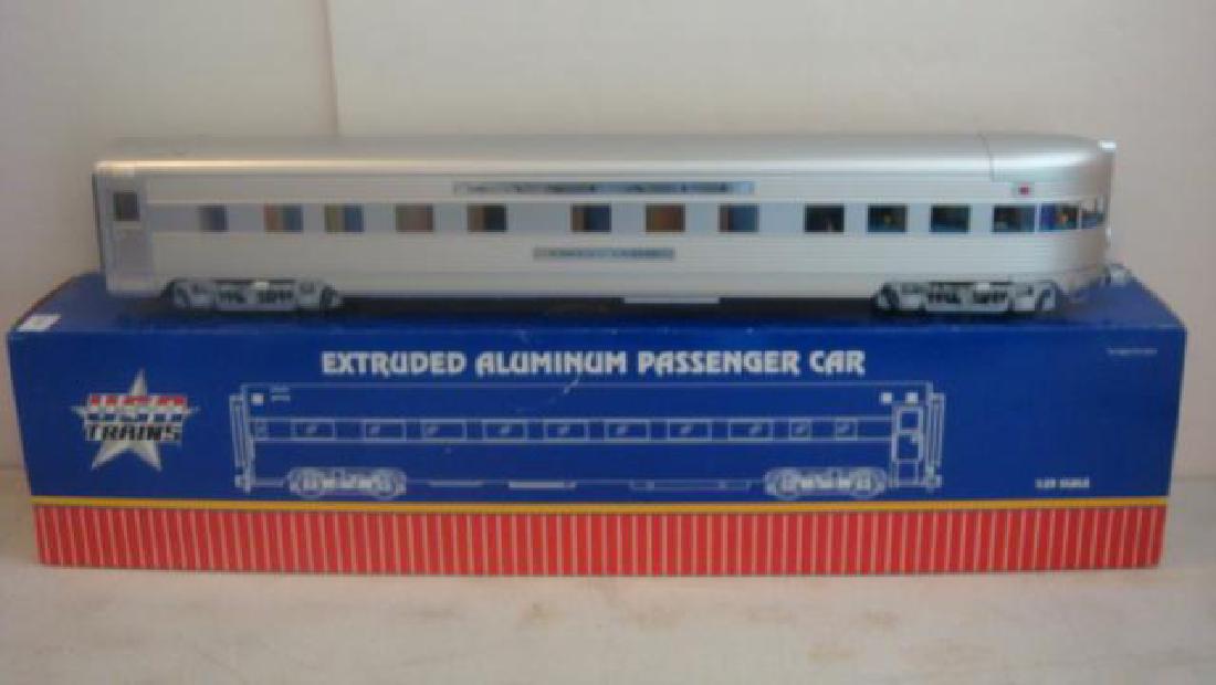 USA TRAINS R31000, SF "SUPER CHIEF" OBSERVATION CAR:: USA TRAINS R31000, SF "SUPER CHIEF" OBSERVATION CAR: G-Scale Model Train Car. 1:29 Scale. SANTA FE "SUPER CHIEF" OBSERVATION CAR. C-8 Like New Condition in Box, Shipping Weight 13 lbs. Estate of Jack 